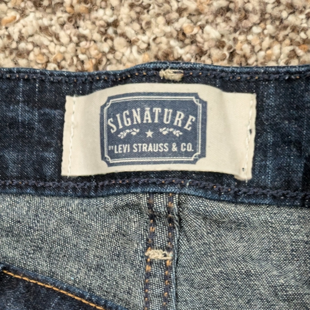 Woman's Sz 18 (40"X10") LEVI Levi Strauss Signature Dark Blue Bermuda Shorts - Picture 4 of 8